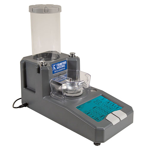Frankford Arsenalin Intellidropper-mittari tarjoaa suuren taustavalolla varustetun LCD-näytön, tarkan +/- 0.1 grainin tarkkuuden ja Bluetooth-yhteyden.