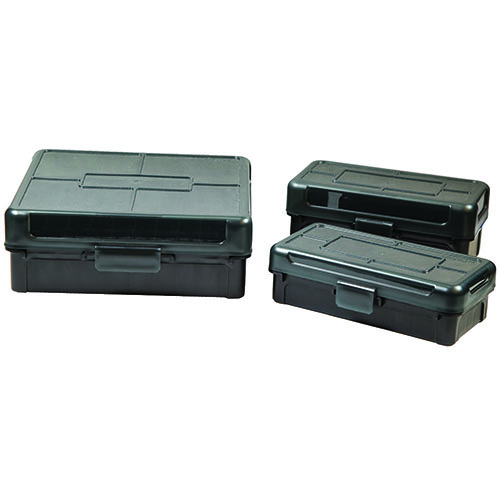 Frankford Arsenal Hinge-Top Ammo Box on vahva muovihanka, joka avautuu tasaisesti, on helposti pinottava ja siinä on tilaa I.D. tarralle. Saatavilla 50 ja 100 patruunan laatikoissa.