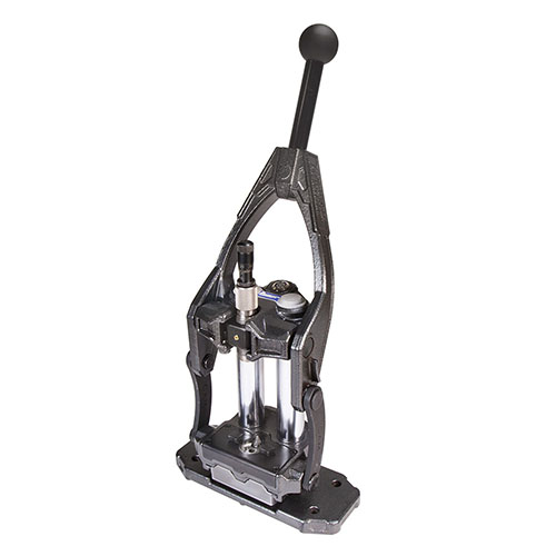 Frankford Arsenal M-Press Coaxial Reloading Press tarjoaa helpon säädettävän 'floating' shell-holder -järjestelmän, LED-valon ja vakauden kahden ohjaustangon avulla.