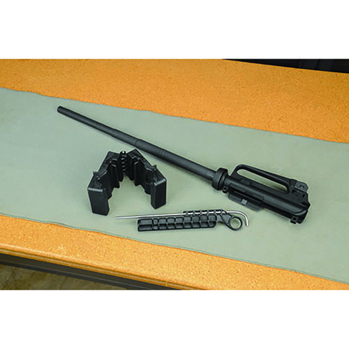 Wheeler Delta Series AR Armorers Kit tarjoaa kaiken tarvittavan AR-15 huoltoon, mukaan lukien työkalut, puhdistusvälineet ja kantokotelo.