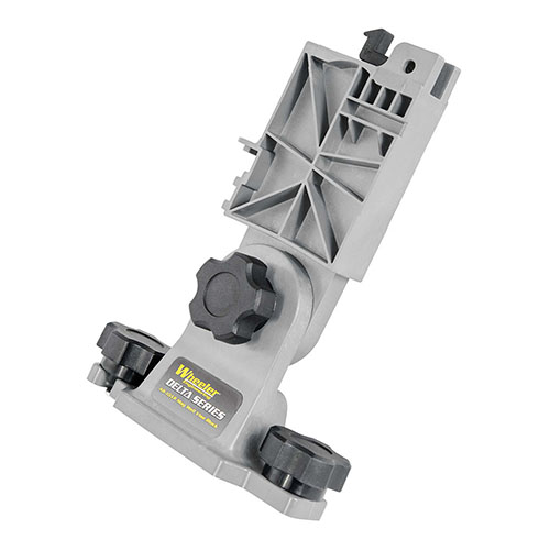 Wheeler Delta Series AR 308 Mag Well Vise Block tarjoaa tukevan perustan AR 308:n puhdistukseen ja kevyeen asehuoltoon Tipton Best Gun Vise -pöydällä.