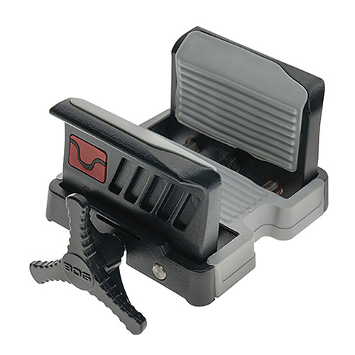BOG DeathGrip™ UltraLite on asiakkaiden eniten toivoma tuote, joka sopii sporter-kivääreille ja quad-rail moderneille kivääreille. Helppo kiinnittää 1/4-20 tai 3/8-16 kiinnityspisteeseen.
