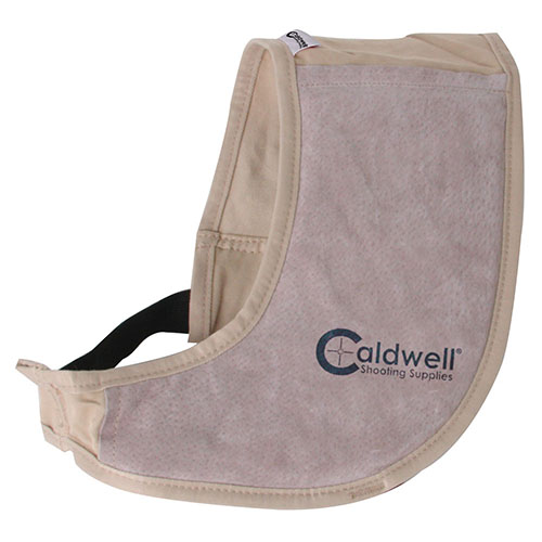 Caldwell Field Recoil Shield on kevyt ja monikäyttöinen, suunniteltu kenttäampujalle, tarjoten erinomaisen suojan takaiskulta ja mukautuvan kiinnityksen.