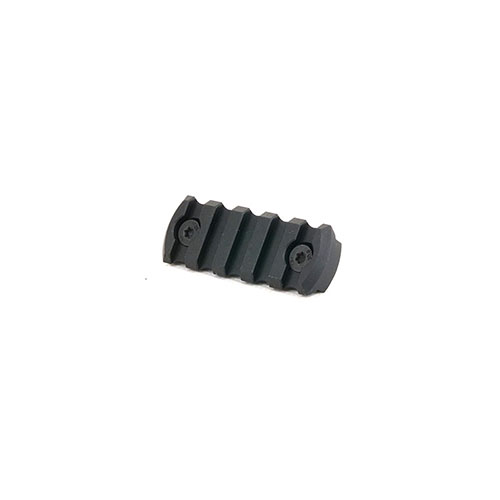 Tactical M-LOK Picatinny Rail on valmistettu kestävästä 6061-T6 alumiinista, sisältää QD flush cup sling mountin ja tarvittavat kiinnitystarvikkeet M-LOK-järjestelmille.