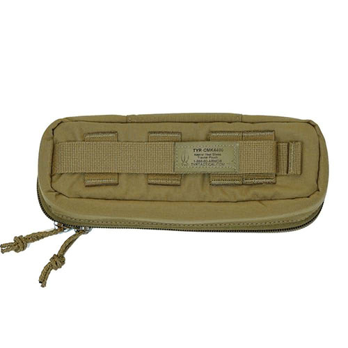 Kestrel HST MOLLE Carrying Pouch on kestävä, MOLLE-yhteensopiva vetoketjullinen pussi, joka suojaa Kestrel-mittalaitteita vaurioilta ja on kevyt.