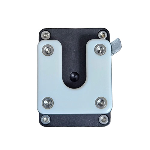 OBI Clamp Lock W/Locking tarjoaa turvallisen ja joustavan kiinnityksen, joka sopii eri kokoisille hihnoille ja mahdollistaa vaivattoman käytön sekä MOLLE-yhteensopivuuden.