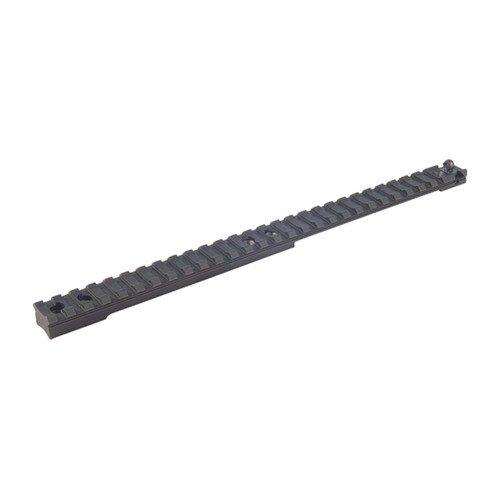 Täydellinen Picatinny-raili Ruger® Gunsite Scout Rifle (GSR)®:lle ilman aseistuksen muokkausta, tarjoaa vakaan alustan optiikoille ja säädettävän takapisteen.