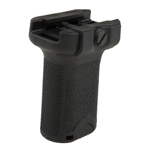 PICATINNY BCMGUNFIGHTER SHORT VERTICAL GRIP parantaa hallintaa ja mukavuutta, ei tartu kiinni varusteisiin, ja siinä on säilytystila varabattereille.
