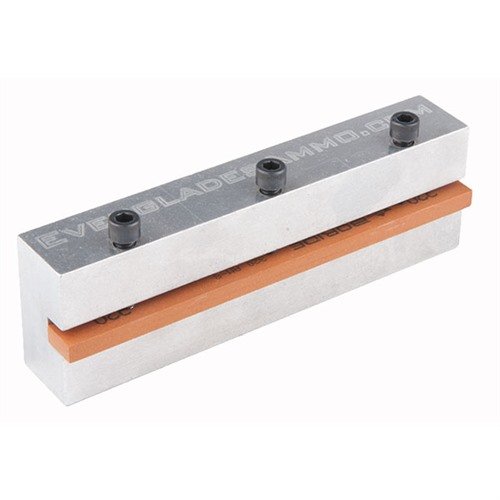 1911 Frame Rail Stoning Tool on suunniteltu Everglades Ammo 1911 Frame Rail Cutting Fixture -työkalun kanssa käytettäväksi, ja se mahdollistaa tarkat viimeistelyt.
