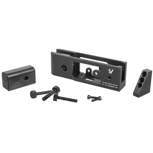 AR Trigger Hammer Jig mahdollistaa liipaisimen testauksen ennen asennusta, tarjoaa tarkat mitat, ja mahdollistaa säädöt ilman aseen purkamista.