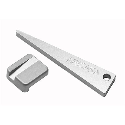 Arisaka Optic Leveler on edullinen ja helppokäyttöinen työkalu, joka tasaa kiikareita Picatinny-raille tai yhdellä palalla asennetuissa kiikareissa.