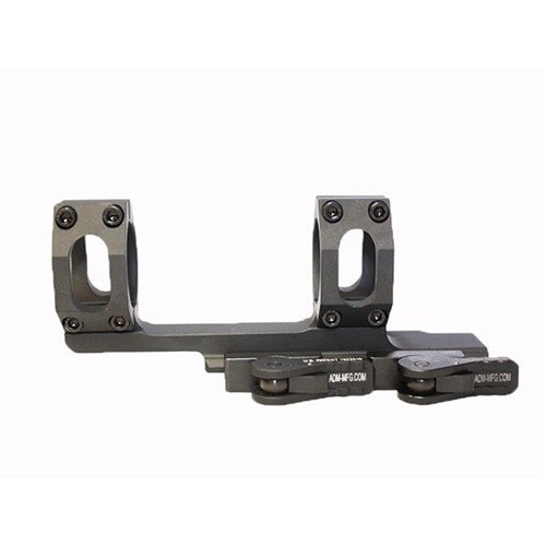 RECON Quick Detach Scope Mount tarjoaa tukevan ja helposti irrotettavan kiinnityksen AR-15:een, 6061 T6 alumiinia ja 20 MOA cantilever-muotoilu.
