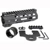 Midwest Industries Combat M-LOK Rail Handguard tarjoaa täysin vapaan suunnittelun, seitsemän M-LOK-kiinnityspistettä ja jatkuvan Picatinny-raudan lisävarusteille.