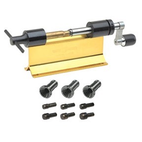 Forsterin alkuperäinen Case Trimmer Kit sisältää 6 pilotia ja 3 colletia, ja se on täydellinen useimmille kaliipereille .171" - .459".