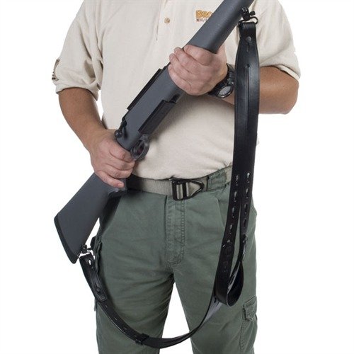 GALCO Safari Ching Sling™ tarjoaa vakaan ampumatuen ja mukavuutta leveän muotoilun ansiosta. Nopea ja työkaluja vailla oleva kiinnitys eri kiväärille.