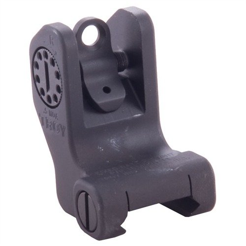 Troy Industriesin AR-15 Tactical Battle Rear Sight tarjoaa luotettavan ja kestävän varasightin, joka on aina käytössä ilman viivettä ja asentuu helposti Picatinny-rautaan.