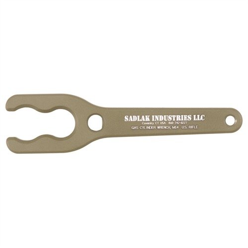 M14/M1A GAS CYLINDER WRENCH helpottaa kaasupistokkeen poistamista ja pitää mäntää paikoillaan puhdistuksen aikana, kompakti ja kestävä alumiininen työkalu.
