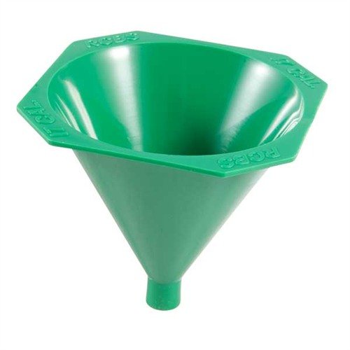 RCBS Powder Funnel 17-20 Caliber tarjoaa erityisesti suunnitellun putken, joka estää jauheen roiskumisen, sekä liukumattoman pinnan ja neliömäisen reunan.