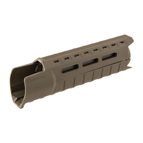 MAGPULin AR-15/M16 MOE-SL käsikahva on kevyt, kestävä ja helppo asentaa, parantaen aseenkäsittelyä ja suojaamalla kuumilta osilta.