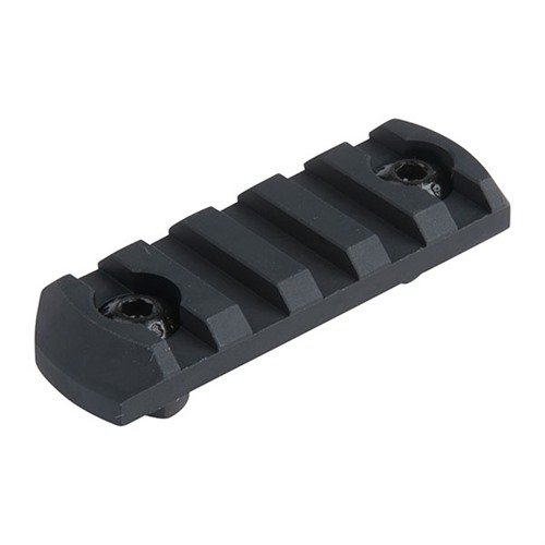 MAGPUL AR-15 PICATINNY M-LOK RAIL mahdollistaa Picatinny-kiinnikkeiden liittämisen M-LOK-kahvoihin, kestävä alumiini, kevyet polymeerivaihtoehdot.