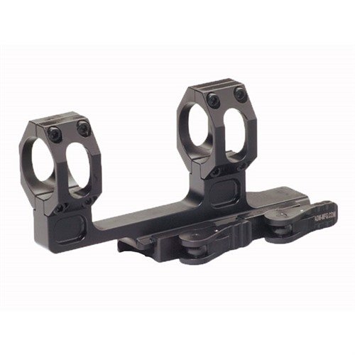RECON H Quick Detach Scope Mount tarjoaa tukevan ja nopean kiinnitysjärjestelmän, joka mahdollistaa optiikan helpon asennuksen AR-15:een.