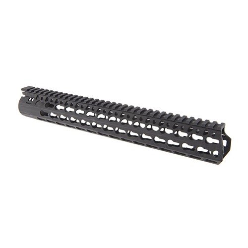 Bravo Companyn BCM KMR Alpha Handguard tarjoaa vapaasti kelluvan piipun, kevyen alumiinirakenteen ja runsaasti KeyMod™-paikkoja lisävarusteille.