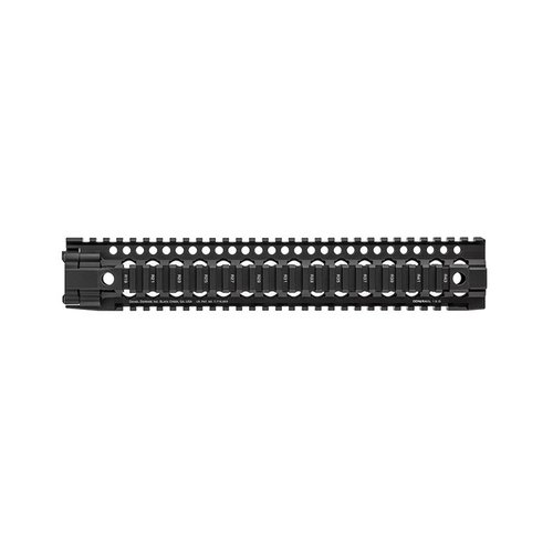 Daniel Defense DDM4 Rail tarjoaa ergonomisen muotoilun, kevyen vapaasti kelluvan rakenteen ja Picatinny-railan lisävarusteille AR-15/M16 -kivääreille.