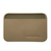 Magpul DAKA Essential Wallet on kestävä, slim-mallinen lompakko, joka pitää 3-7 korttia turvallisesti yhdessä paikassa ja on täydellinen EDC-käyttöön.