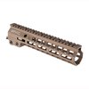 Geissele MK14 Super Modular Rail on AR-15: kapea muotoilu, runsaasti M-LOK-kiinnitysmahdollisuuksia ja kestävä 6061 T6 alumiini, saatavilla DDC-värissä.
