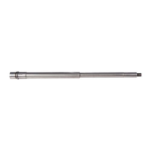 .223 Wylde 18" SPR-kivääri ilman kaasuporkkia, valmistettu 416R ruostumattomasta teräksestä, mahdollisuus omiin porauksiin ja muokattavaan kaasublokkiin.