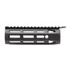 Daniel Defense Omega Rail on kevyt ja ergonominen M-LOK-järjestelmällä varustettu ilmaputki, joka asennetaan ilman asemodifikaatiota.