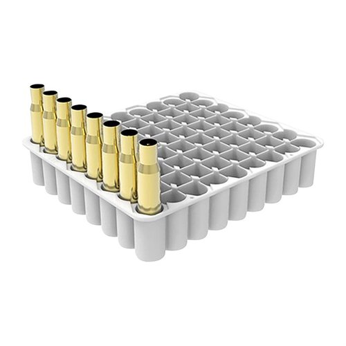 LEE PRECISIONin 50 BMG LOADING BLOCK on kestävä HDPE-materiaalista, joka pitää 72 patruunaa ja 72 7/8 x 14” latauskuulaa, mukana kantokahvat.