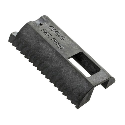 CMMG 22ARC Forward Assist Adapter Kit mahdollistaa helpon asennuksen CMMG ARC .22LR muunnossarjoihin ja tarjoaa kestävän lasikuituisten nailonmateriaali.