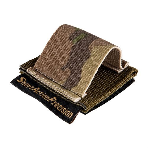 .22 Magazine Holder tarjoaa nopean ja helpon pääsyn ylimääräiseen .22 patruunapidikkeeseen, joka kiinnitetään Velcro-magneetilla kiväärin kylkeen.