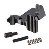 Forward Control Designs AR-15 ABC/R V3 tarjoaa suuren ja kulmaisen yläpaddle-pinnan, parantaen pääsyä bolt catchiin ambidextrous magazine release -järjestelmissä.