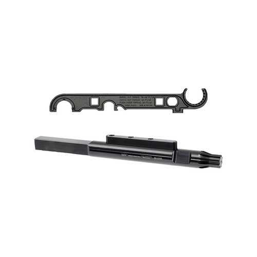 Midwest Industriesin AR Professional Armorer's Wrench yhdistää useita työkaluja, kuten A2-muzzle-laitteet, ja AR-15 Upper Receiver Rod tekee tiukkojen osien käsittelystä helppoa.