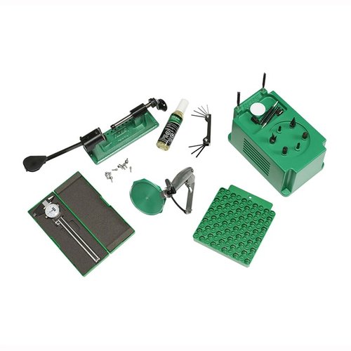RCBS:n CASE PREPARATION KIT sisältää kaiken tarvittavan patruunaprässin valmistukseen: Brass Boss, Universal Case Loading Block ja muita työkaluja.