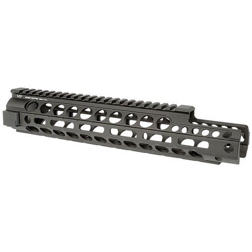 Kaksi osaa AR-15 Free Float M-Lok -käsikahvoja, jotka tarjoavat kevyen, tukevan rakenteen, monoliittisen yläraudan ja lisätilaa lisävarusteille.
