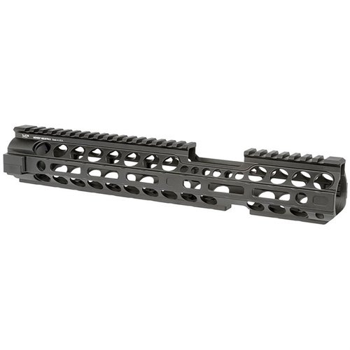 Kaksiosaiset AR-15 Free Float M-Lok -kädensijat tarjoavat kevyen, tukevan rakenteen ja lisätilaa varusteiden kiinnittämiseen. Valmistettu USA:ssa.