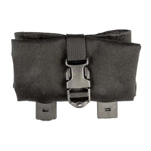 ROLL UP DUMP POUCH tarjoaa lisätilaa varusteille, on helposti rullattavissa ja kiinnitettävissä MOLLE/PALS-webbingiin MALICE-klipsien avulla.