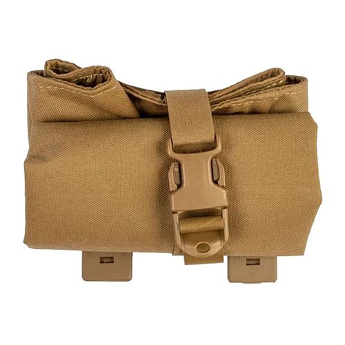 Grey Ghost Gearin Roll Up Dump Pouch tarjoaa lisätilaa varusteille, on helposti mukana kuljetettava ja kiinnitettävissä lähes mihin tahansa MOLLE/PALS-webbingiin.