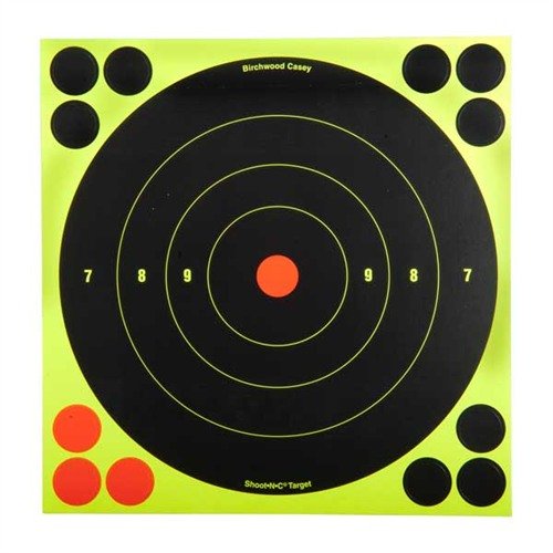 SHOOT-N-C® TARGET, 8" BULLSEYE, 6 PACK tekee osumista näkyviä kirkkaan fluoresoivan värin ansiosta, helppo kiinnittää ja mukana korjaustarrat.