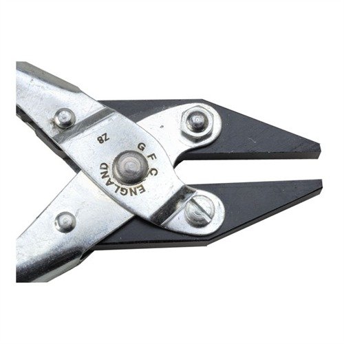 Laadukkaat Parallel Jaw Pliers ovat täydelliset tarkkuustöihin; ne tarjoavat tiukan, jälkiä jättämättömän otteen ja ovat saatavilla sekä sileinä että uurrettuina malleina.