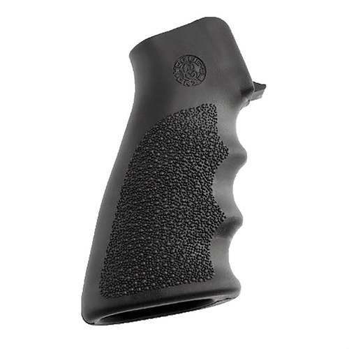 HOGUE AR-15 PISTOL GRIP tarjoaa luistamattoman pinnan ja mukautuvan muotoilun, joka lisää ampumismukavuutta ja vähentää iskua. Kestävä lasikuituydin.