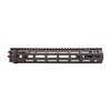 Daniel Defense RIS III RAIL 12.5" FDE tarjoaa kevyen, kestävästä alumiinista valmistetun rakenteen, M-LOK kiinnityskohtia ja tarkkuutta parantavan vapaasti kelluvan piipun.
