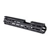 Daniel Defense RIS III RAIL 13" tarjoaa kevyen, kestävästä alumiinista valmistetun, M-LOK kiinnityksellä varustetun vapaasti kelluvan piipun suunnittelun.