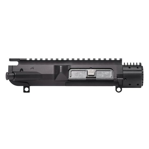 Aero Precisionin M5E1 Upper Receiver yhdistää käsikahvan kiinnitys-alustan ja yläosan, on helppo asentaa ja tarjoaa kevyen, vahvan rakenteen.