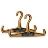 HEAVY DUTY VEST HANGERS - 150 lbs kuormaraja, kevyt polymerimateriaali, täydellinen taktisten liivien ja levynkantajien säilytykseen. Nostetut koukut lisävarusteille.