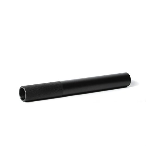 SMX6 Muzzle Extension lisää 3-6 tuumaa Stribogin piipusta, suuntaa äänen eteenpäin ja suojaa käyttäjän käsiä ampumisen aikana.