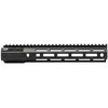 Aero Precision MOD 4 Handguard yhdistää kestävän 6061-T6 alumiinirakenteen ergonomiseen muotoiluun, M-LOK™ liitännän ja teräksiset QD-aukot.